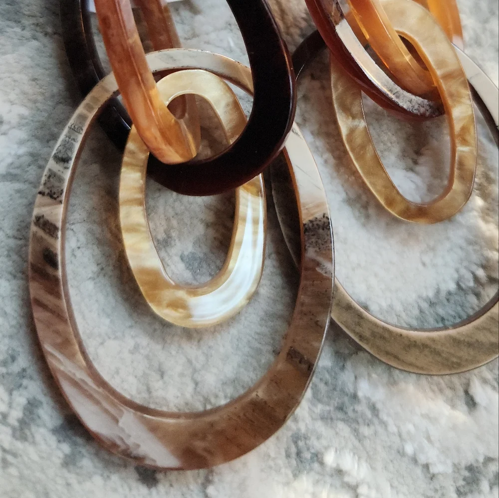 Sold!!! Brown Links with Marbeling Statement Earrings - Picture 2 of 11